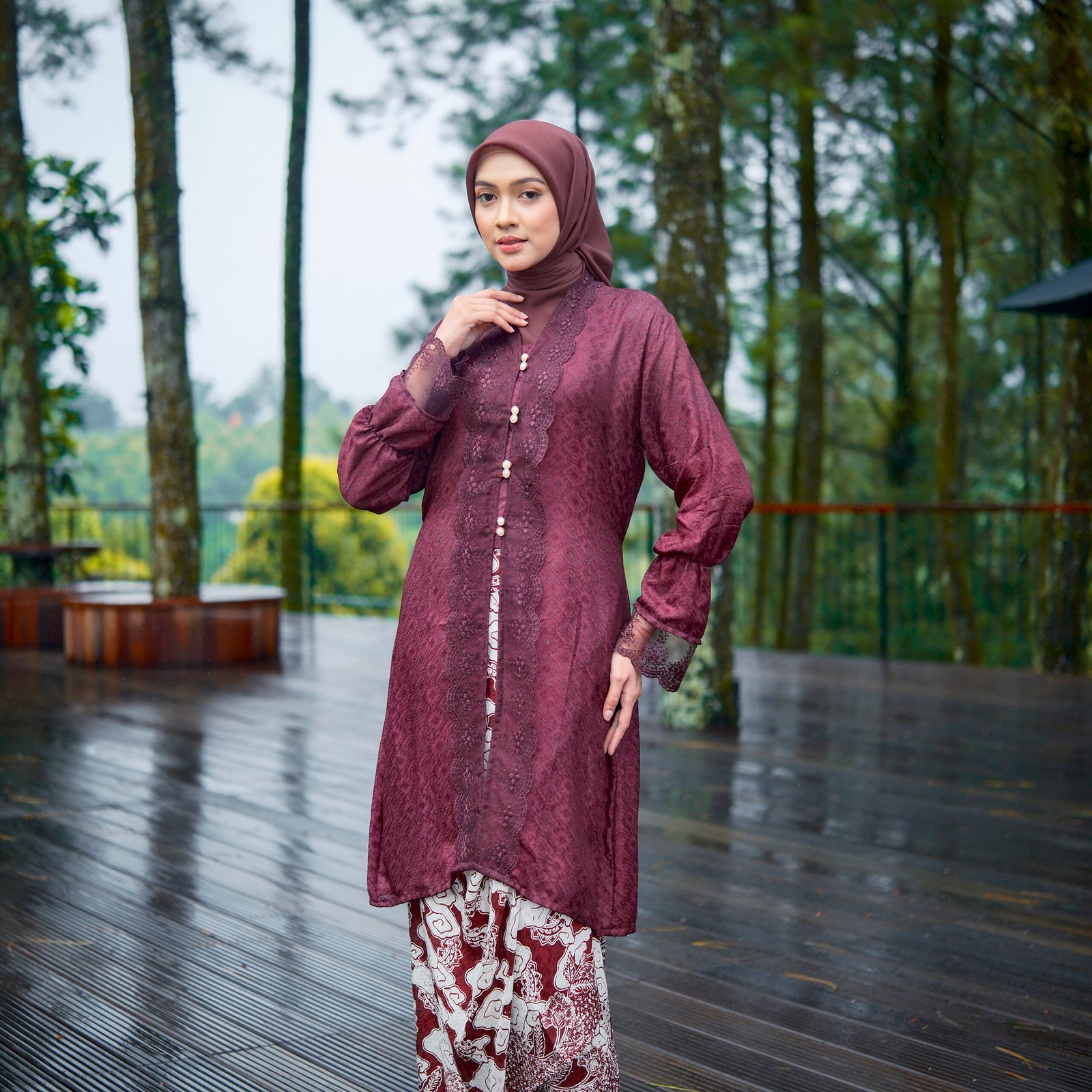 Diana Batik - AYUNA TUNIK KEBAYA VISCOSE | Tunik Raya | Baju Kurung | Tunik Lebaran - Gambar 3