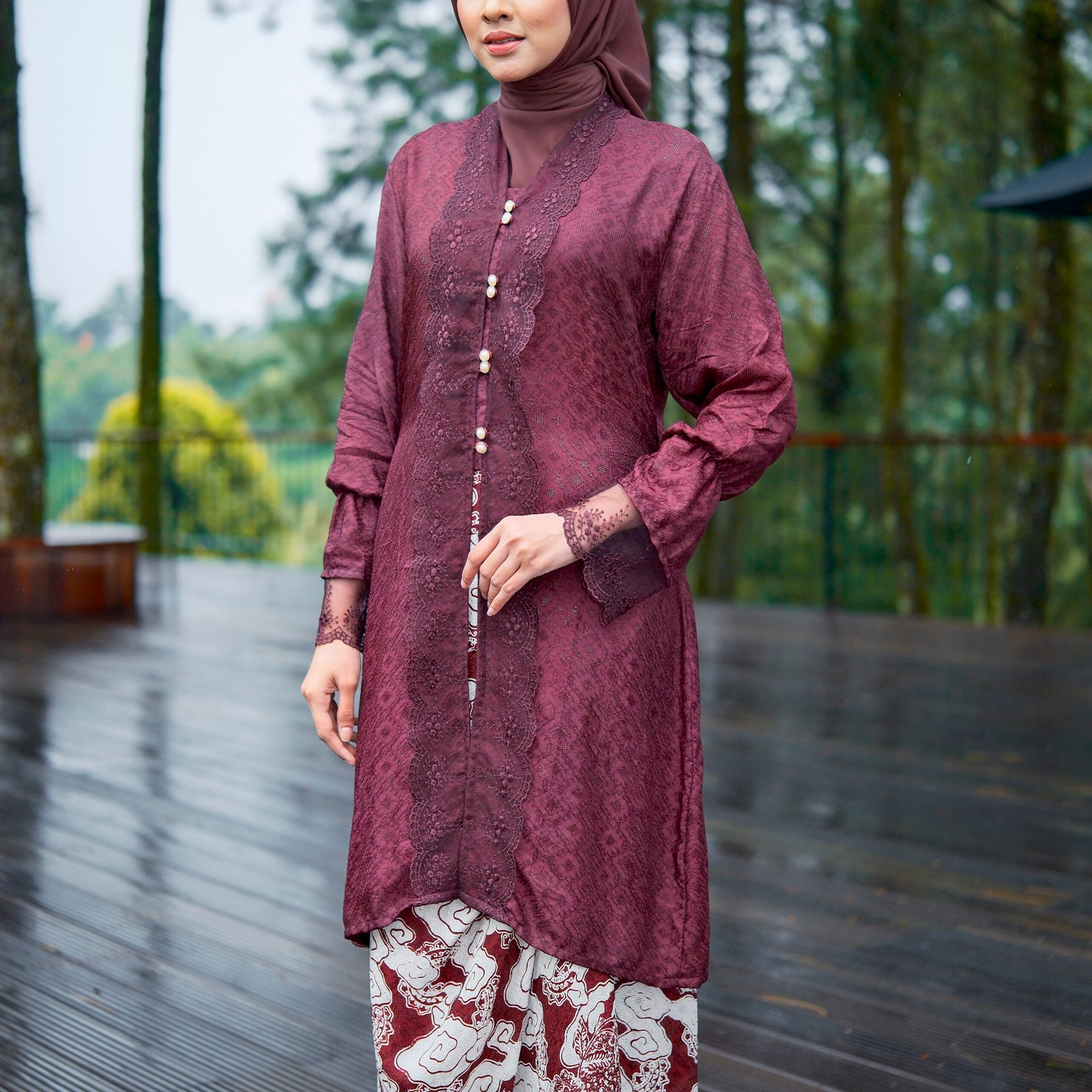 Diana Batik - AYUNA TUNIK KEBAYA VISCOSE | Tunik Raya | Baju Kurung | Tunik Lebaran - Gambar 2