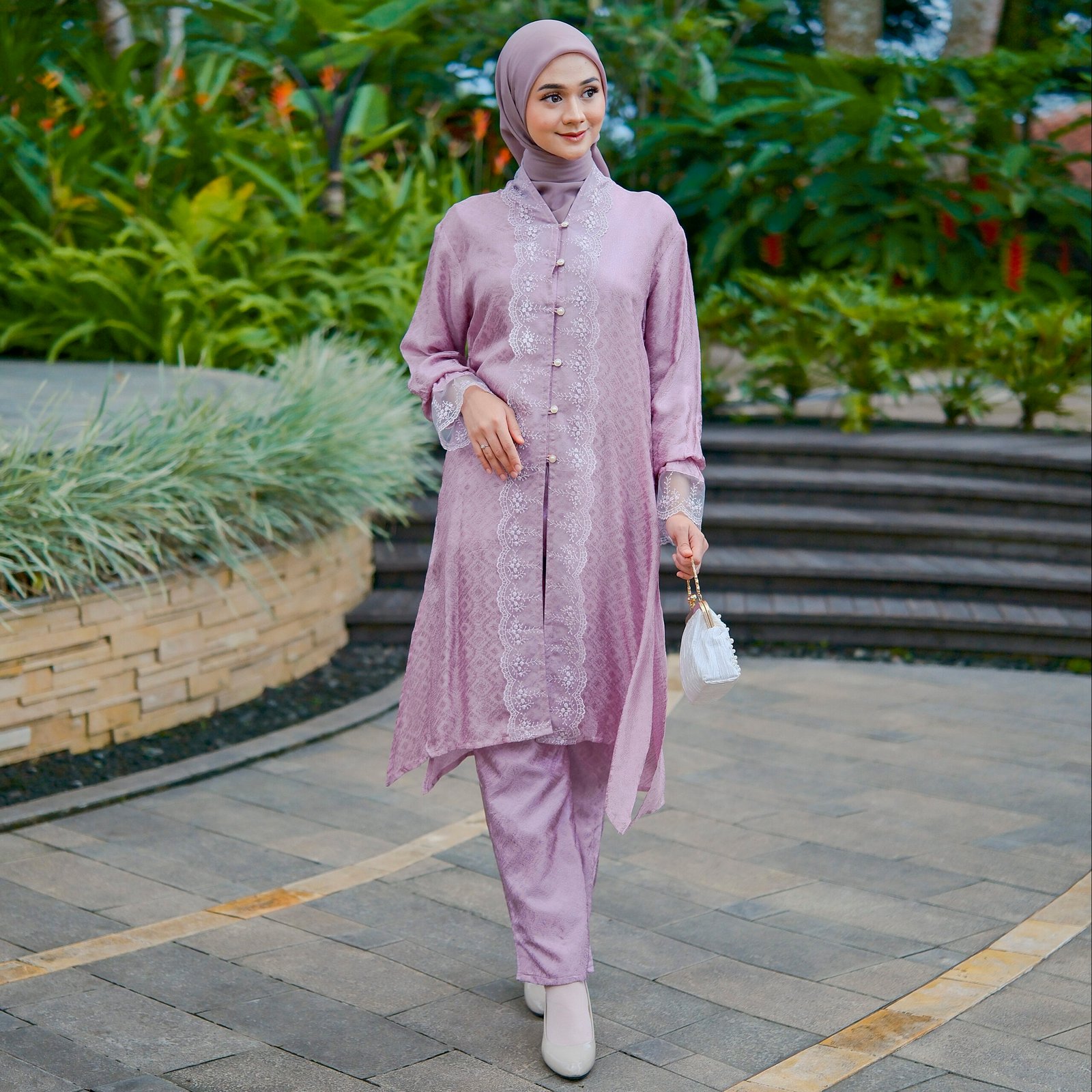 Diana Batik - AYUNA TUNIK KEBAYA VISCOSE | Tunik Raya | Baju Kurung | Tunik Lebaran - Gambar 10