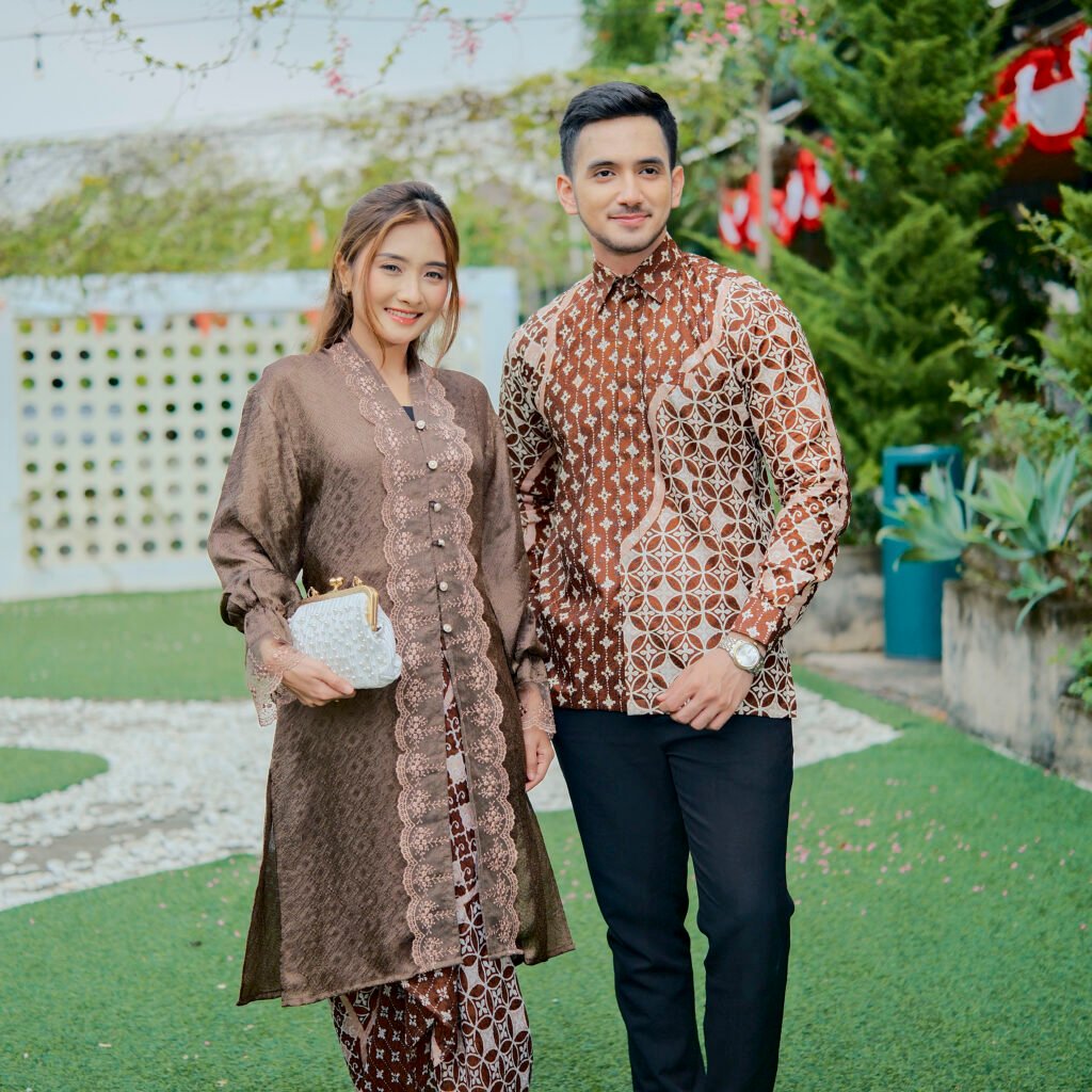Diana Batik - COUPLE AYUNA TUNIK KEBAYA VISCOSE | Tunik Raya | Baju Kurung | Tunik Lebaran
