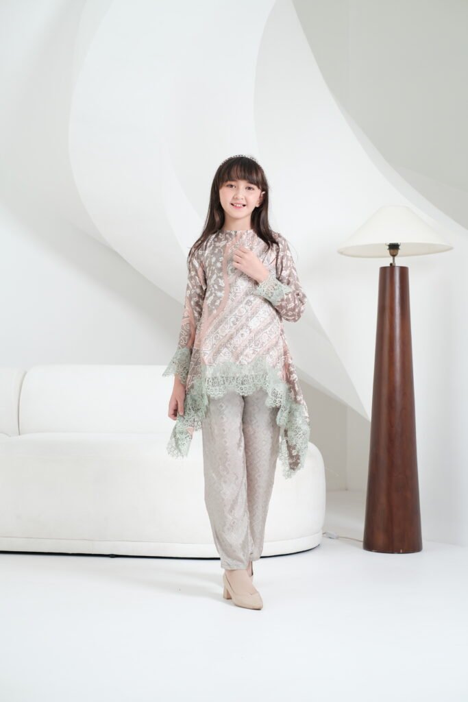 Diana Batik - ONE SET TUNIK MANUHARA ANAK LACE | Set Tunik Anak Batik Viscose