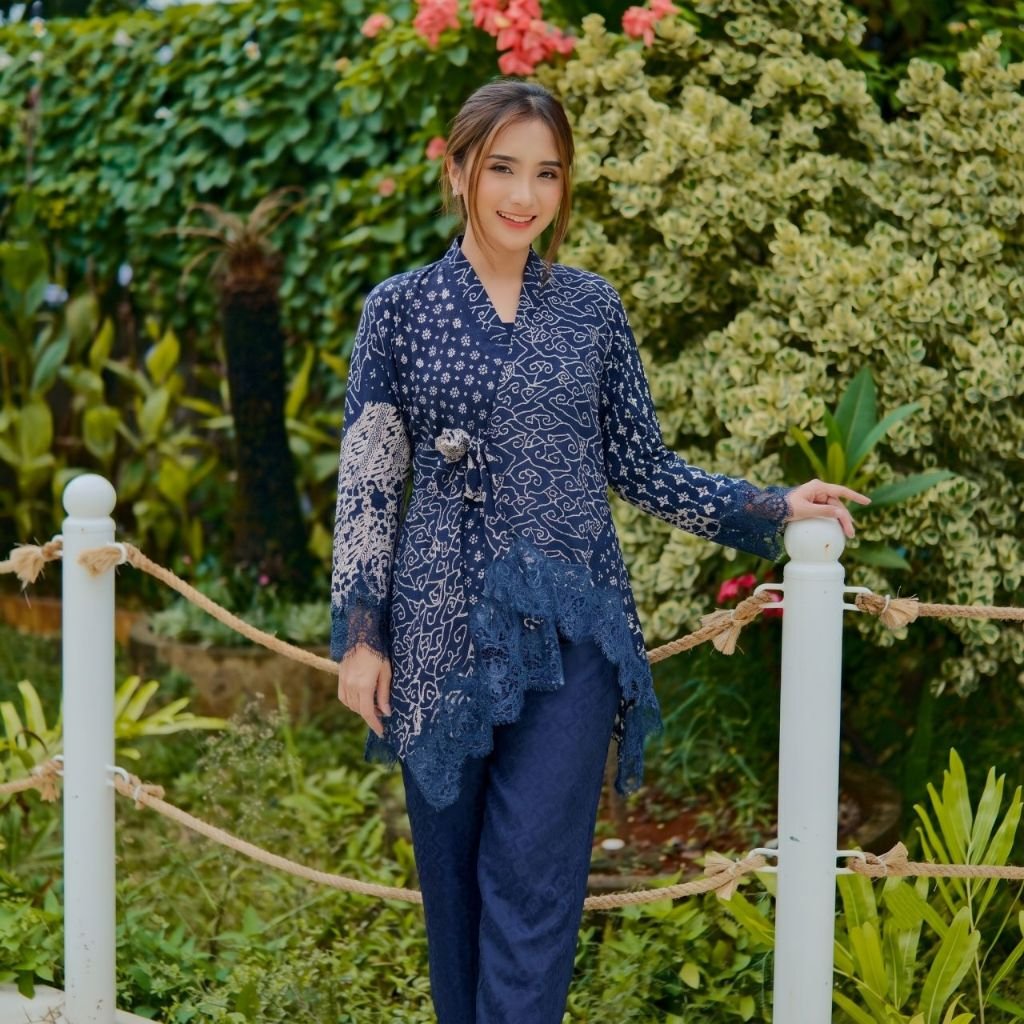 Diana Batik - ONE SET KIMONO LACE BATIK VISCOSE | Set Batik Viscose - Gambar 3